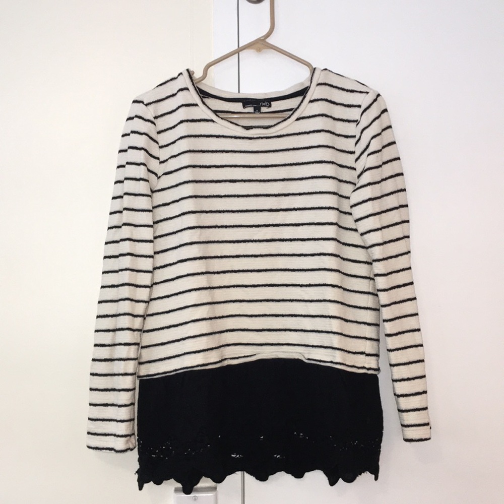 Women’s long sleeve top size medium